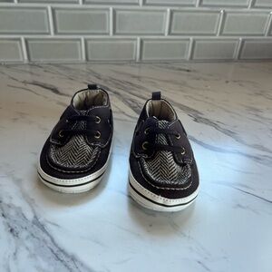 Carters Infant Baby Boat Shoes 9-12 months sperry look alike